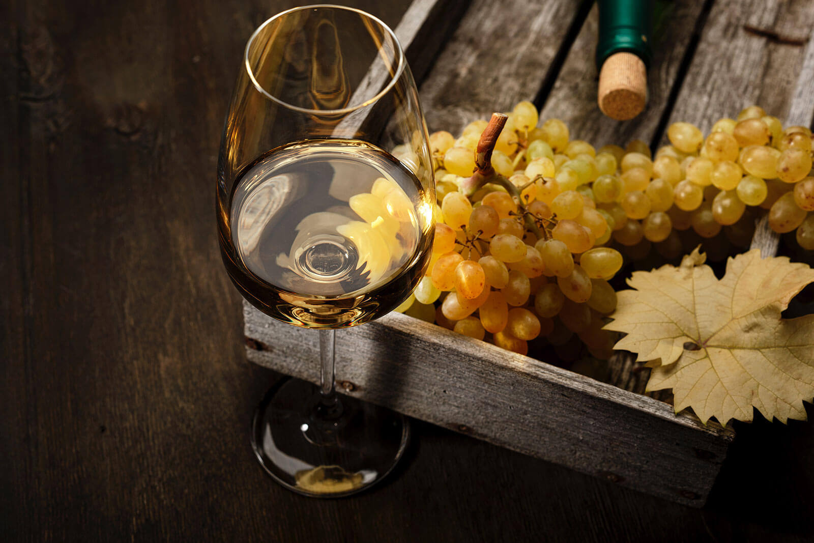 6 Delicious Vegan White Wines That You Can Buy Online